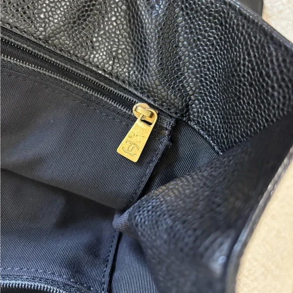 Authentic CHANEL black caviar wooden handle black caviar leather satchel - Picture 12 of 14